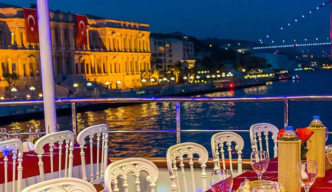 Boğaz'da Akşam Yemeği Turu - Alkollü İçecekler Dahil - Görsel 2